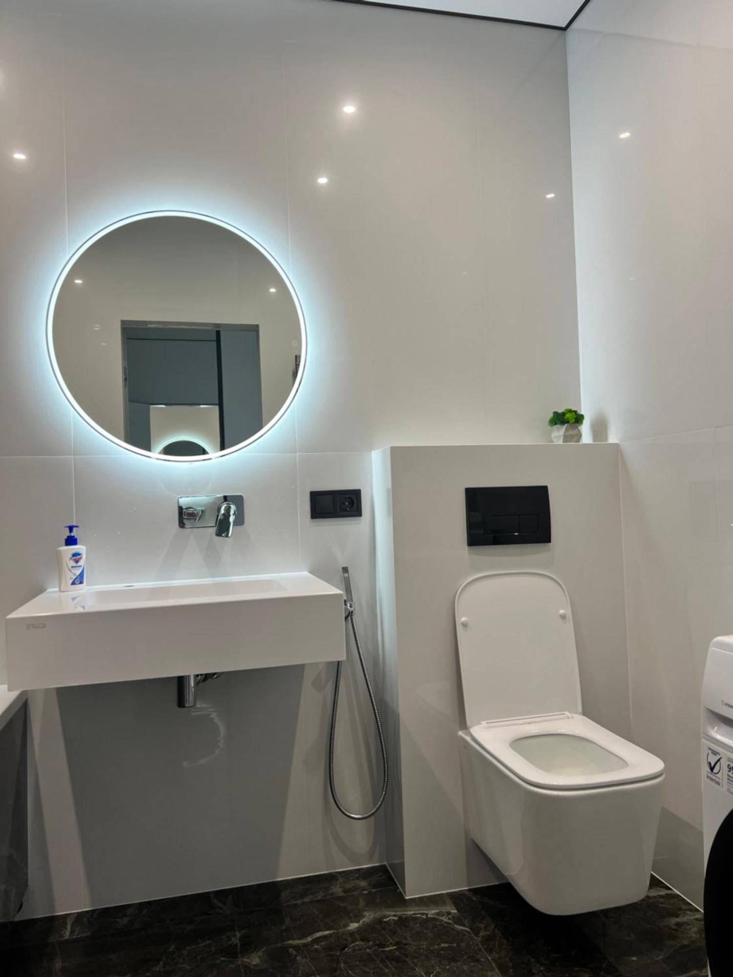 Люкс Апартаменти В Жкарена Та Жк Great House Ρίβνε Εξωτερικό φωτογραφία